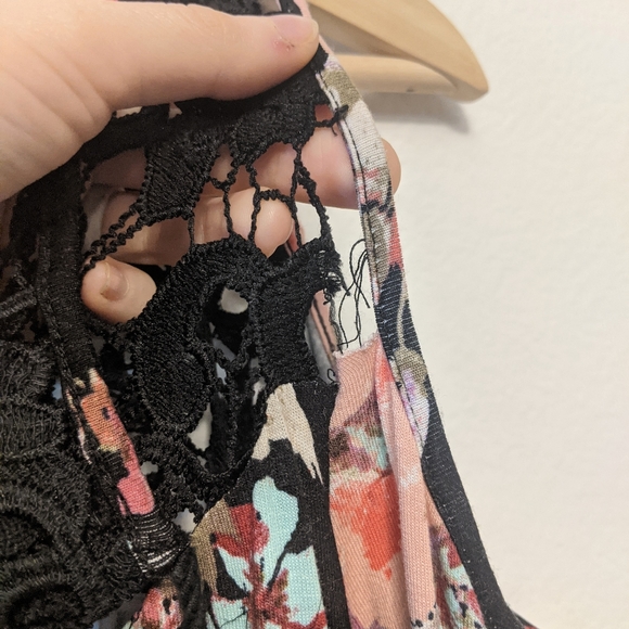 BKE Cold Shoulder Eyelet Lace Floral Tassel Shirt - Picture 9 of 9